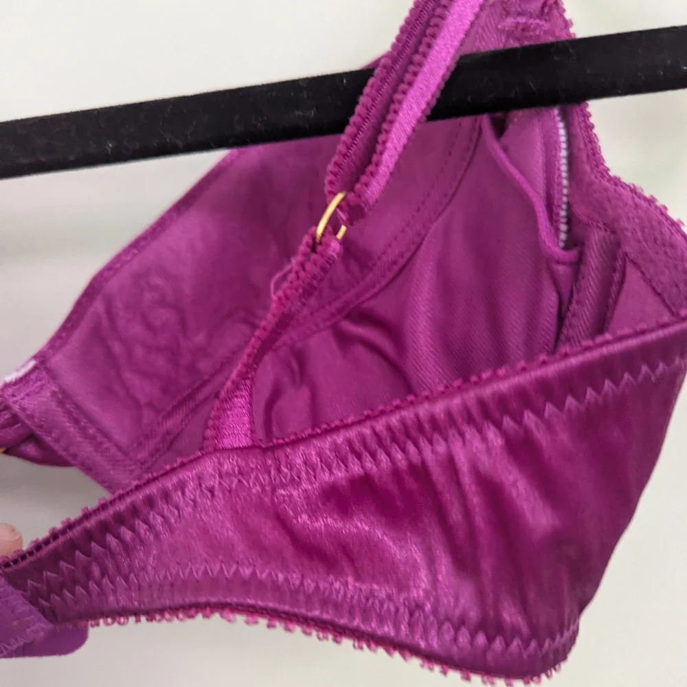 Vintage Fredericks Of‎ Hollywood Padded Demi Bra